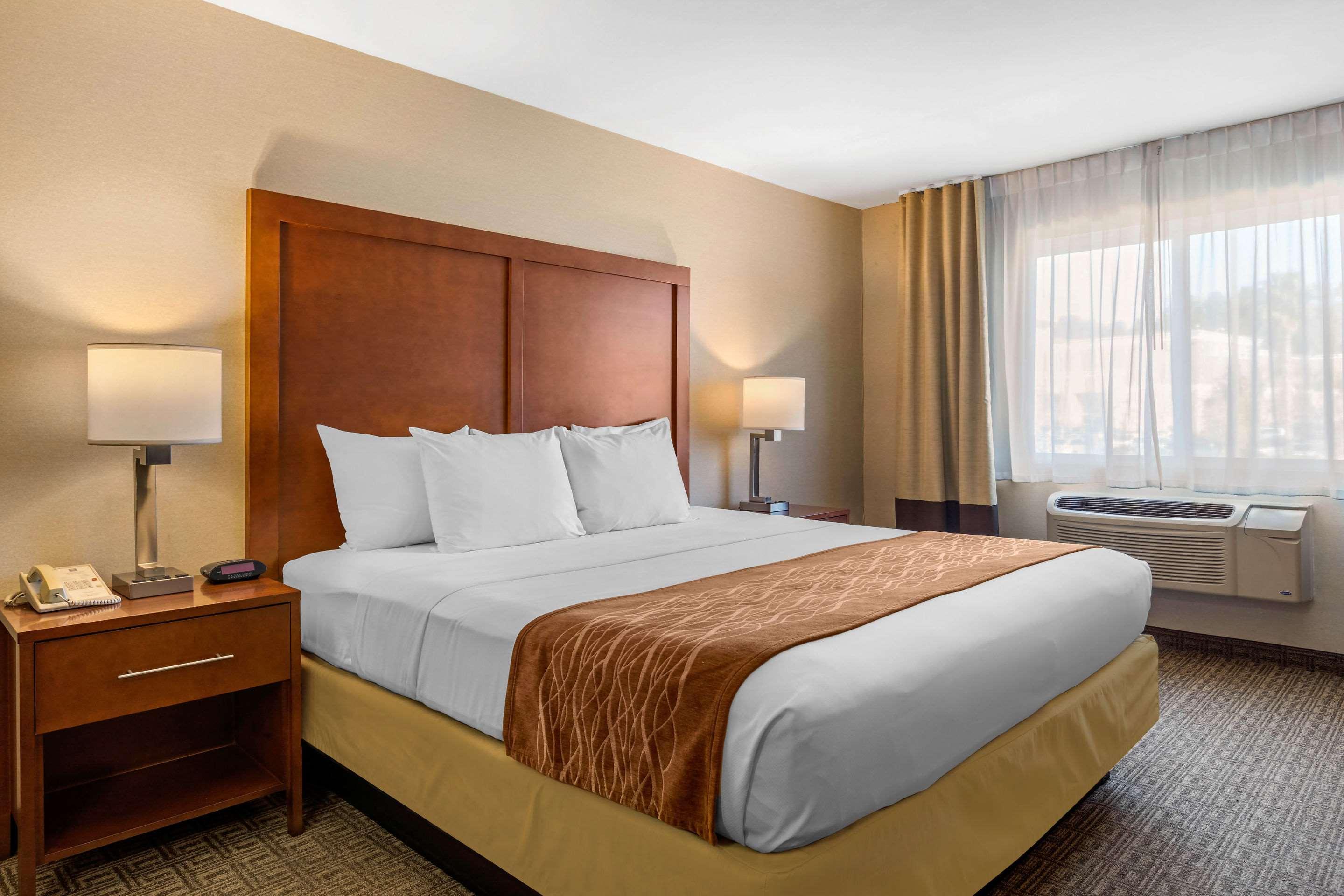 Comfort Inn & Suites Murrieta Temecula Wine Country Exterior photo