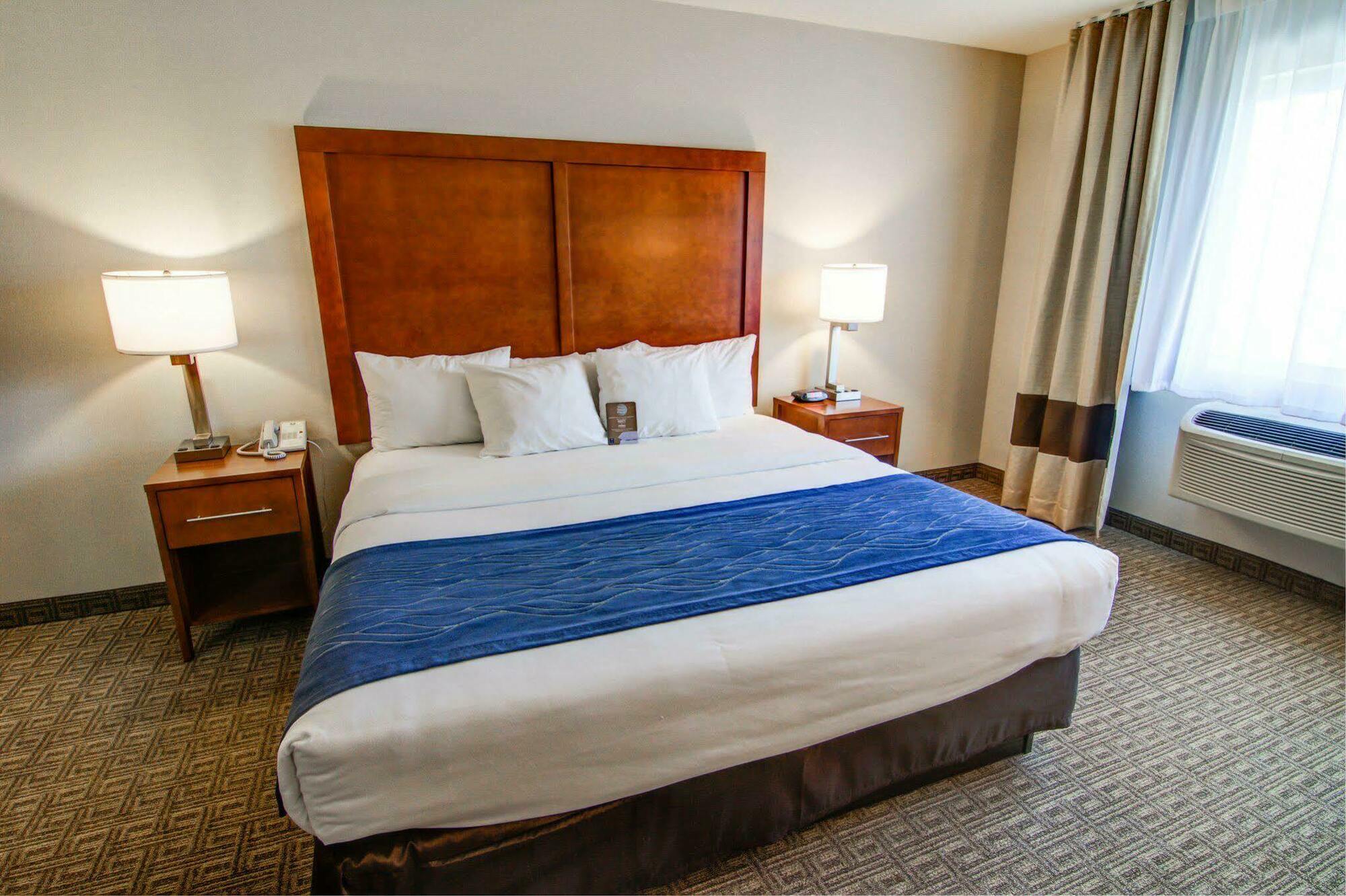 Comfort Inn & Suites Murrieta Temecula Wine Country Exterior photo